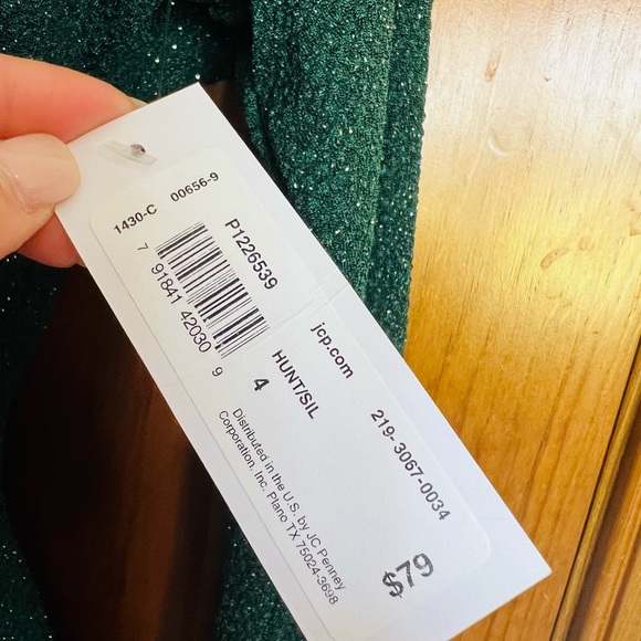 Dress - Picture 6 of 6